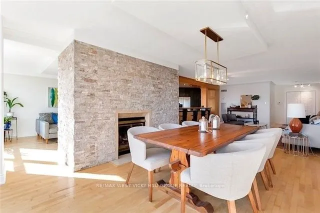 Additional image 14 of 130 Carlton St Unit 1505