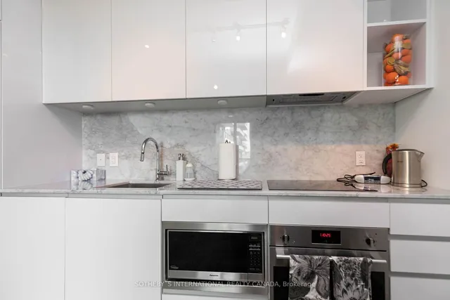 Additional image 13 of 81 Navy Wharf Crt Unit 2310