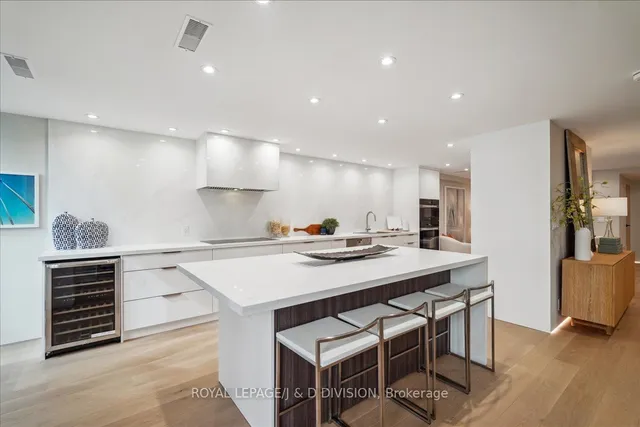 Additional image 9 of 1166 Bay St Unit 404