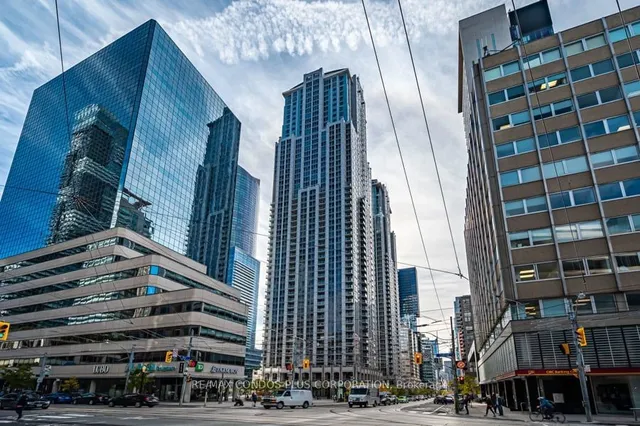 Additional image 10 of 761 Bay St Unit 3403