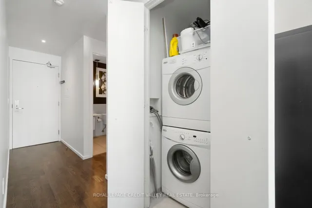 Additional image 19 of 8 Charlotte St Unit 1003