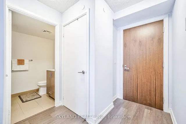 Additional image 15 of 255 Village Green Sq Unit 2204