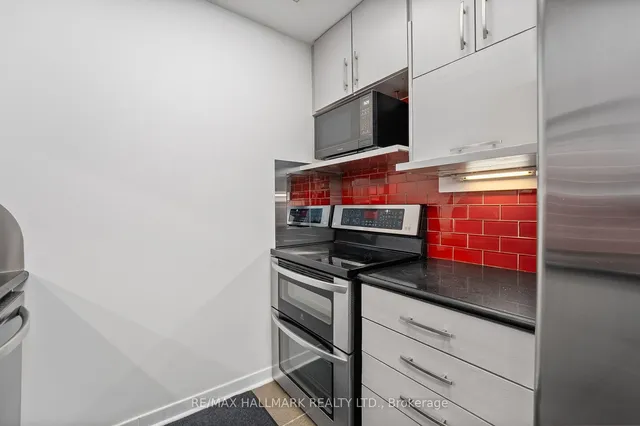 Additional image 15 of 300 Coxwell Ave Unit 508