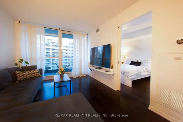 Additional image 14 of 209 Fort York Blvd Unit 1265