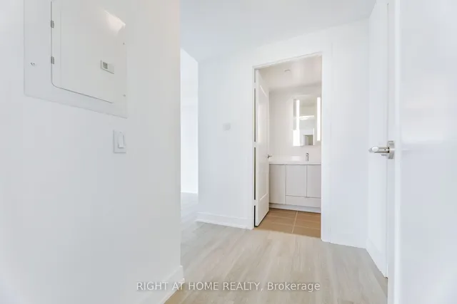 Additional image 11 of 30 Inn On The Park Dr Unit 1210