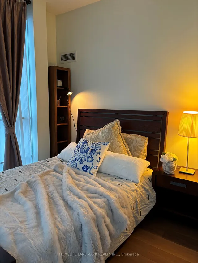 Additional image 8 of 763 Bay St Unit 4801