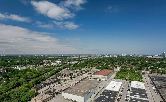 Additional image 31 of 181 Village Green Sq Unit Ph20