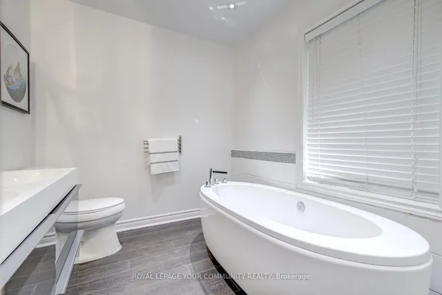 Additional image 20 of 2 Christina Cres