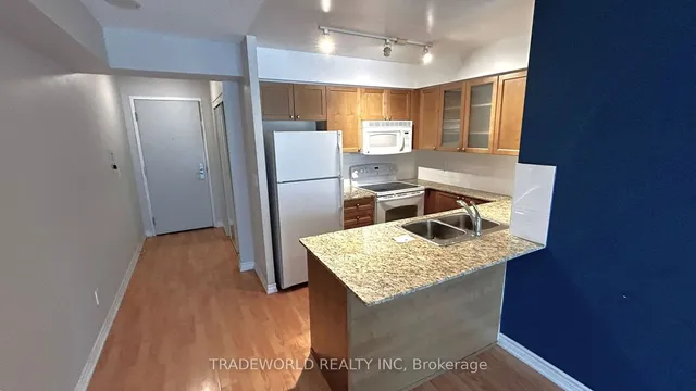 Additional image 6 of 761 Bay St Unit 2006
