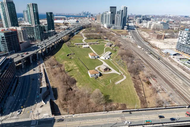 Additional image 32 of 170 Fort York Blvd Unit 2502