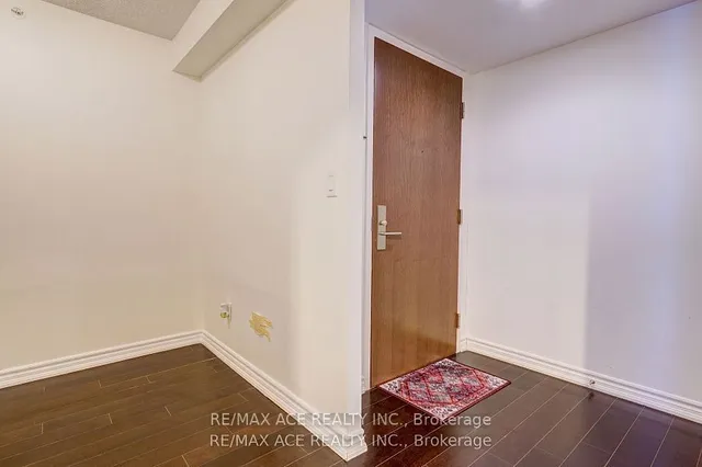 Additional image 2 of 386 Yonge St Unit 702