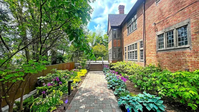 Additional image 15 of 372 Old Yonge St