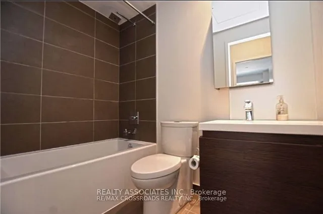 Additional image 12 of 1030 King St Unit 466