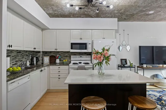 Additional image 17 of 22 Wellesley St Unit 507