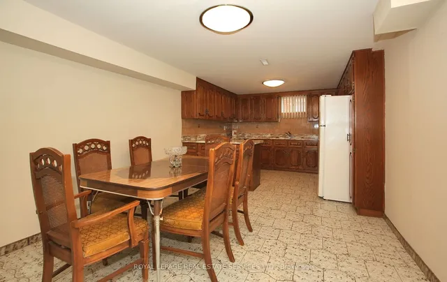 Additional image 23 of 112 Arleta Ave