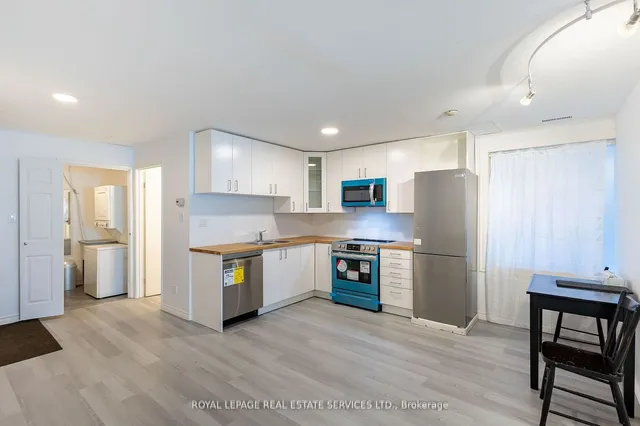 Additional image 26 of 2963 Dundas St