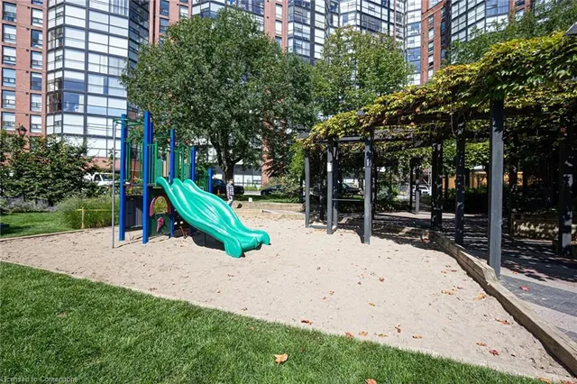 Additional image 21 of 725 King St Unit 901