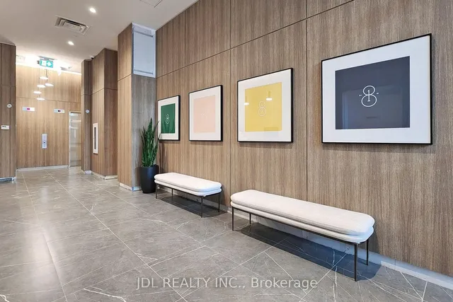 Additional image 22 of 81 Wellesley St Unit 403