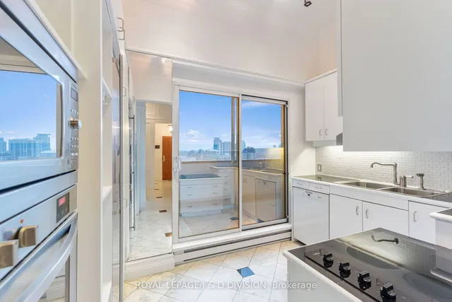Additional image 9 of 914 Yonge St Unit 1108/09