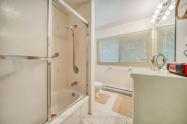 Additional image 26 of 20 Zircon Crt