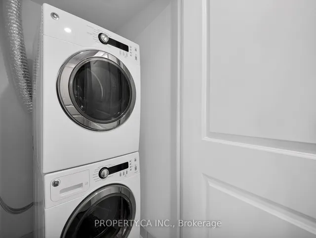 Additional image 23 of 386 Yonge St Unit 2105