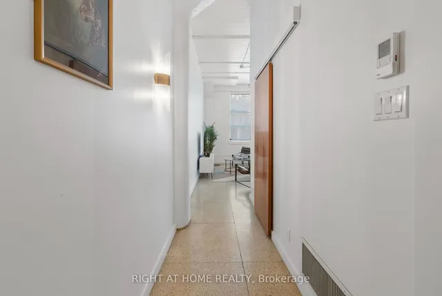 Additional image 20 of 365 Dundas St Unit 102