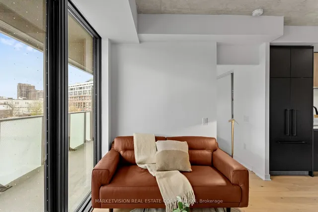 Additional image 10 of 2625 Dundas St Unit 404