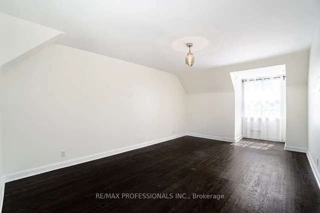 Additional image 20 of 52 Valecrest Dr