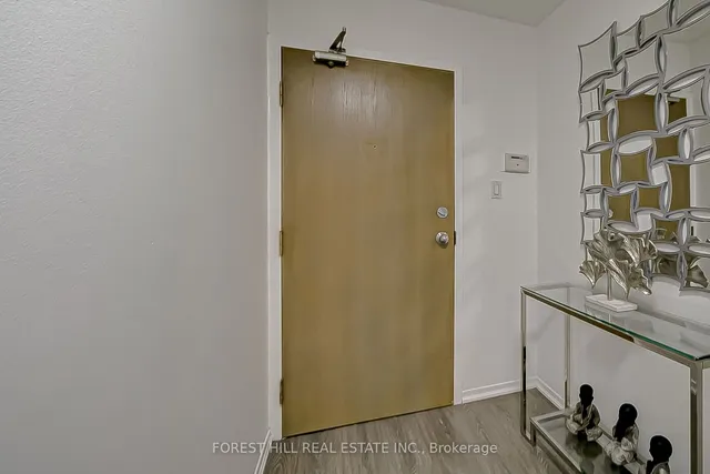 Additional image 4 of 1001 Bay St Unit 519