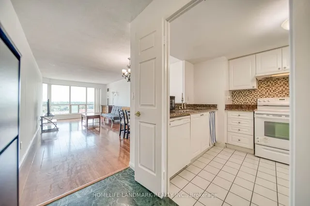 Additional image 6 of 18 Lee Centre Dr Unit 1009