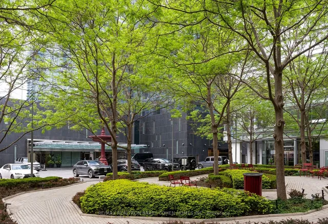 Additional image 24 of 50 Yorkville Ave Unit 5202