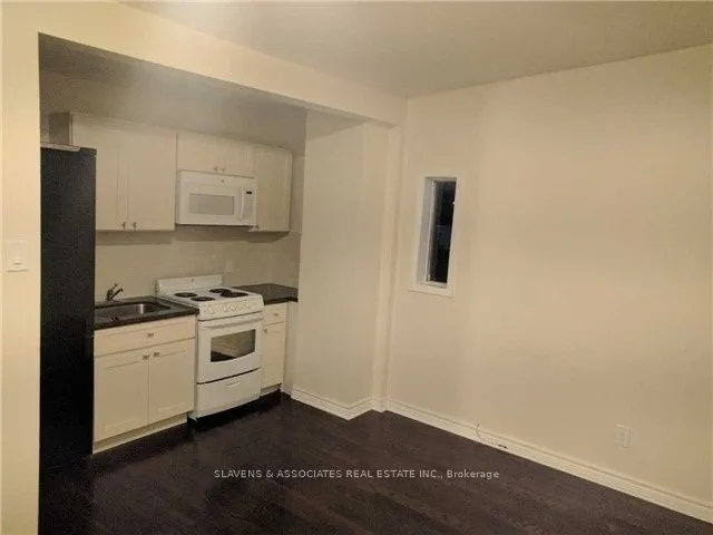 Additional image 11 of 2398 Gerrard St