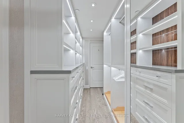 Additional image 23 of 127 Pears Ave Unit TH1