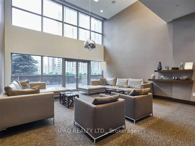 Additional image 8 of 386 Yonge St Unit 708