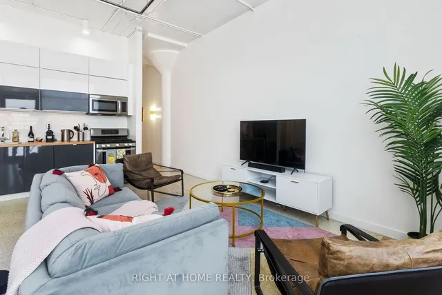 Additional image 3 of 365 Dundas St Unit 102