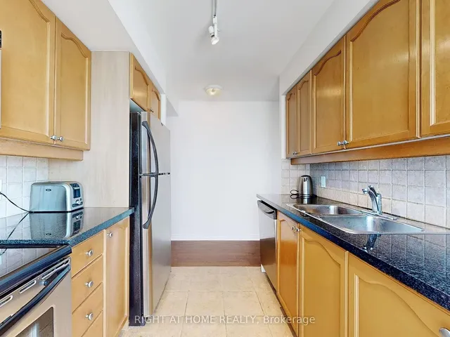 Additional image 15 of 3840 Bathurst St Unit 612