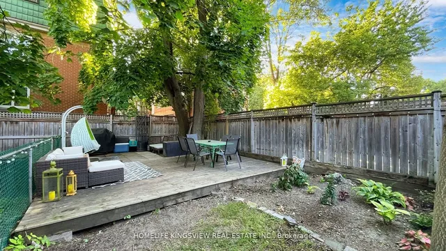 Additional image 38 of 144 Clinton St