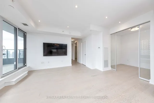 Additional image 9 of 955 Bay St Unit 3907