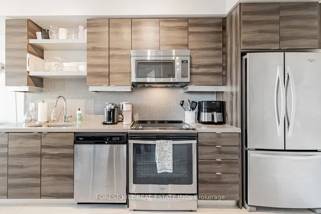 Additional image 2 of 525 ADELAIDE St Unit 806