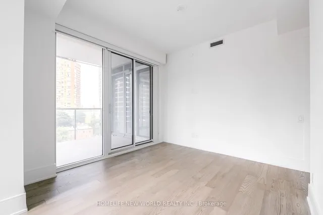 Additional image 21 of 1 Gloucester St Unit 915