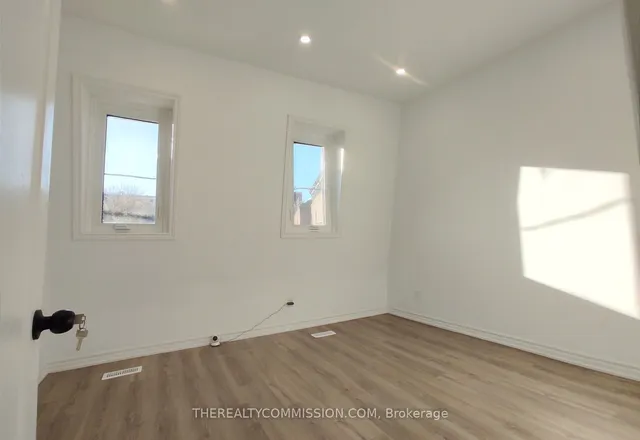 Additional image 21 of 613 Dufferin St