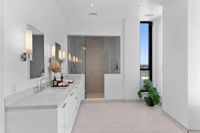 Additional image 20 of 1 Strathgowan Ave Unit PH02