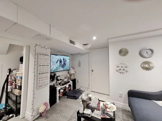 Additional image 31 of 185 Steeles Ave