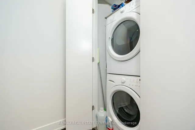 Additional image 14 of 3018 Yonge St Unit 214