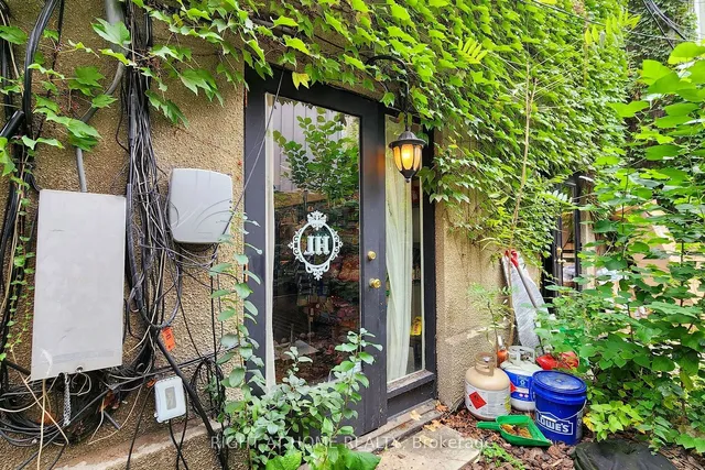 Additional image 40 of 394 King St