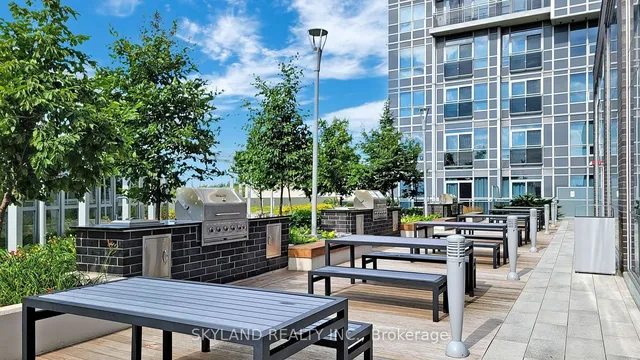 Additional image 8 of 255 Village Green Sq Unit 2204