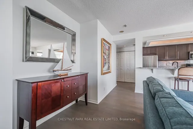 Additional image 9 of 99 Harbour Sq Unit 1008