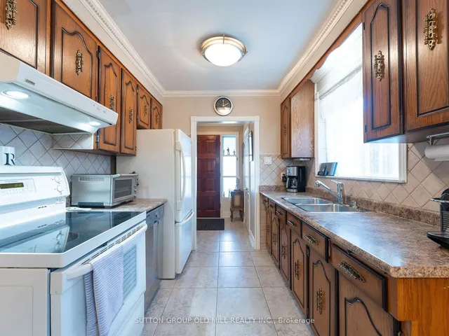 Additional image 11 of 31 Demaris Ave