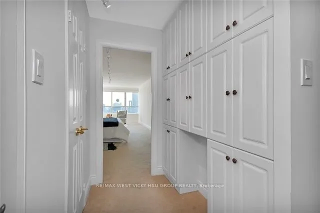 Additional image 27 of 130 Carlton St Unit 1505