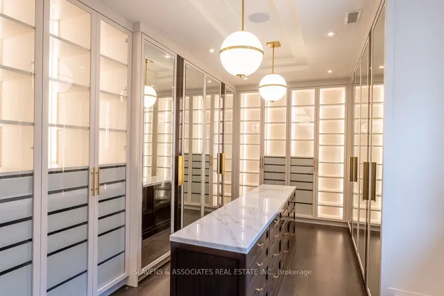 Additional image 25 of 15 Tudor Gate